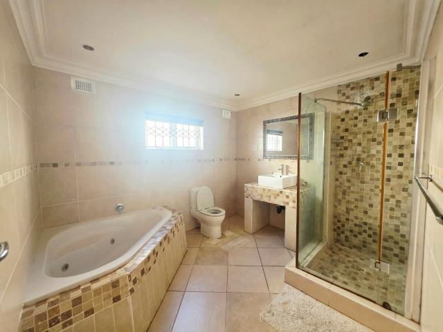 4 Bedroom House For Sale in Southgate