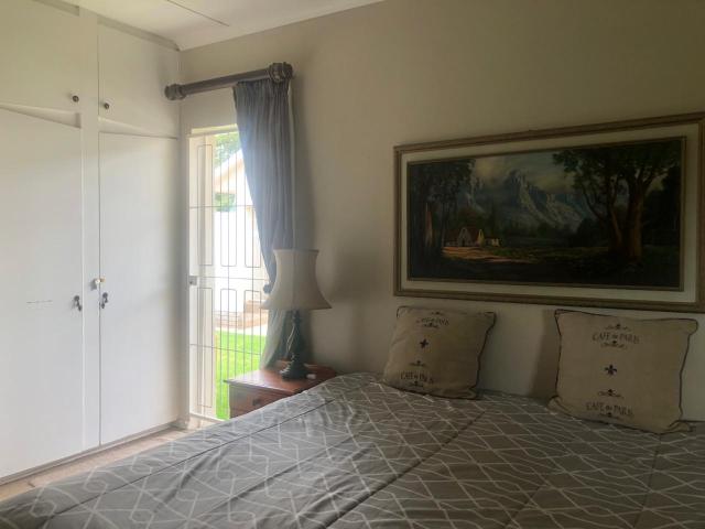 4 Bedroom House For Sale in Songloed