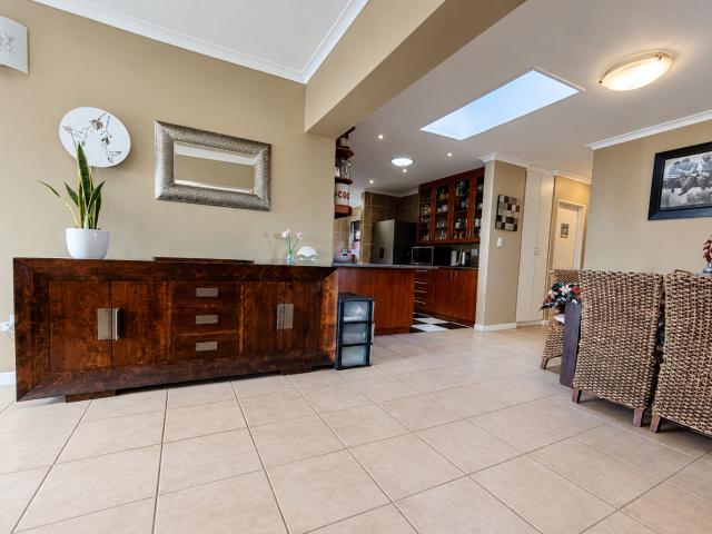 4 Bedroom House For Sale in Sonstraal Heights
