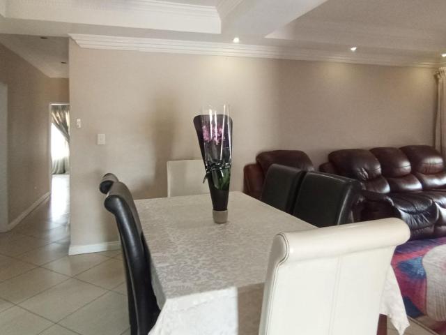 4 Bedroom House For Sale in Savannah Country Estate