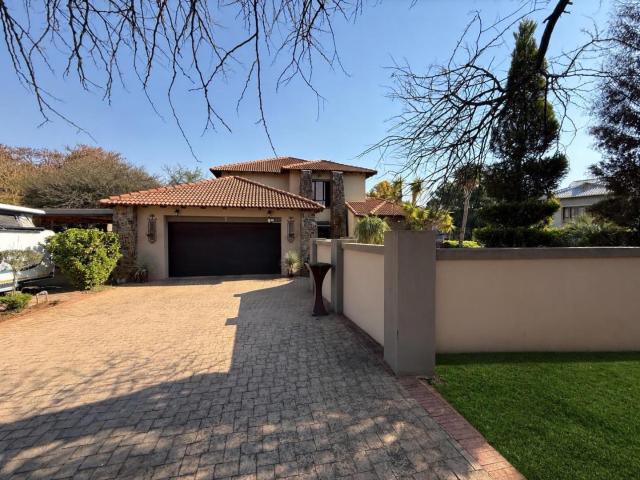 4 Bedroom House For Sale in Sable Hills