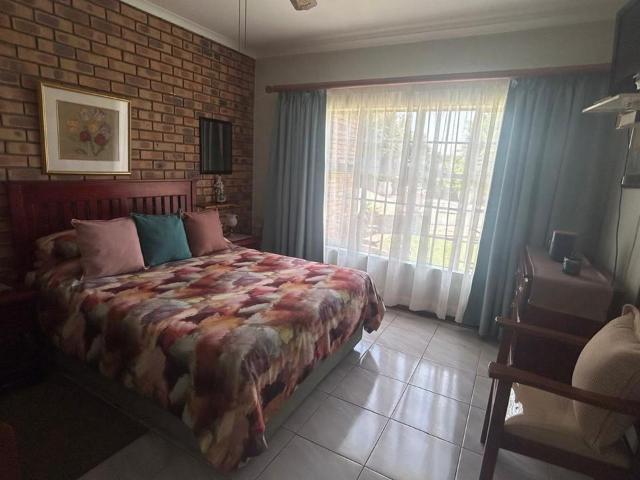 4 Bedroom house for sale in Safari Gardens, Rustenburg