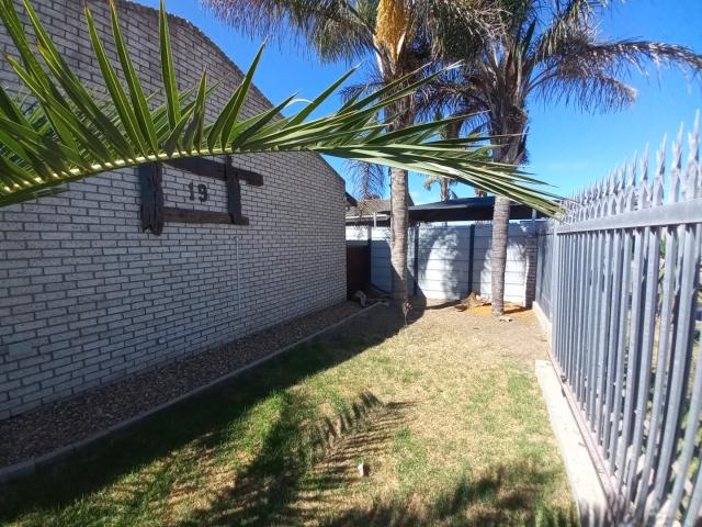 4 Bedroom House For Sale in Saldanha Central