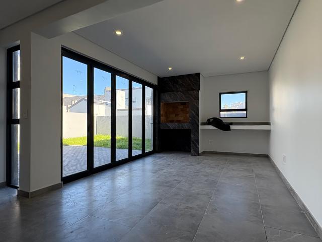 4 Bedroom House For Sale in Sandown