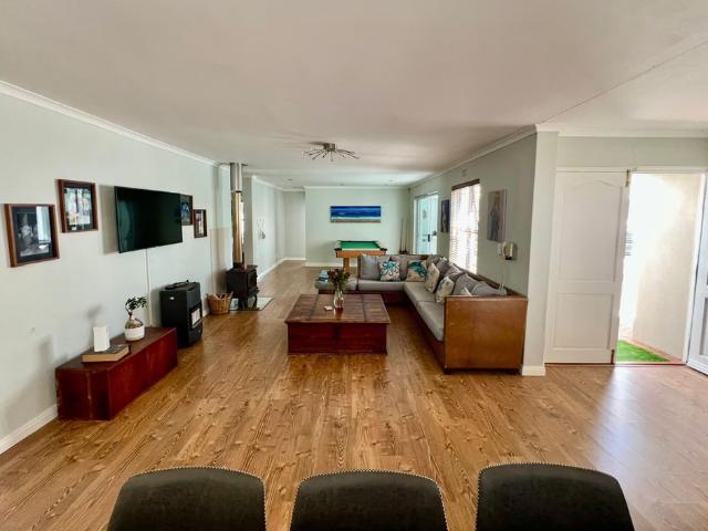 4 Bedroom House For Sale in Sandown