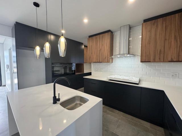 4 Bedroom House For Sale in Sandown