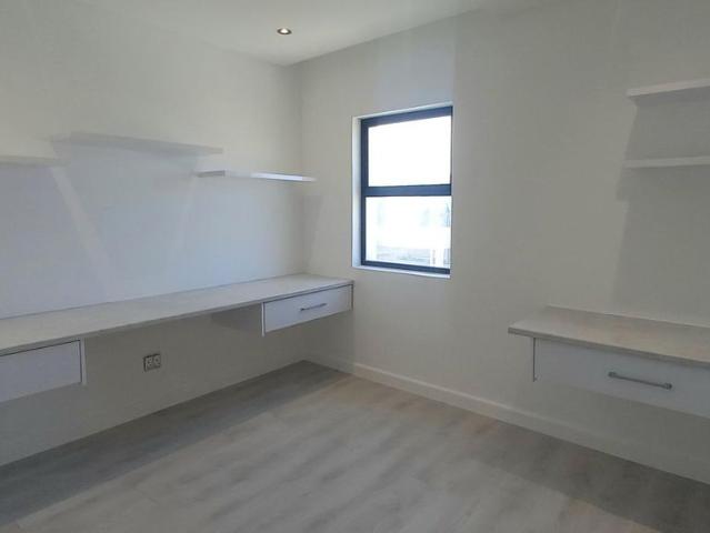 4 Bedroom house for sale in Sandown, Blouberg