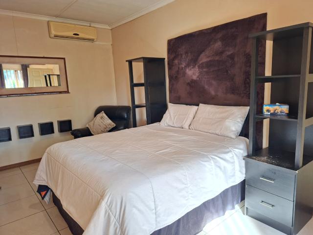 4 Bedroom House For Sale in Scottsville Ext