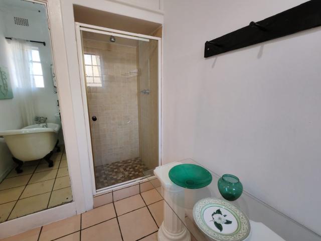 4 Bedroom House For Sale in Selection Park