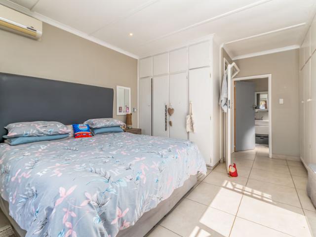 4 Bedroom House For Sale in Shakas Rock
