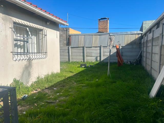 4 Bedroom House For Sale in Sheraton Park
