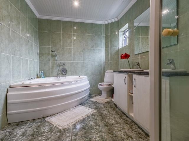 4 Bedroom House For Sale in Silver Lakes Golf Estate