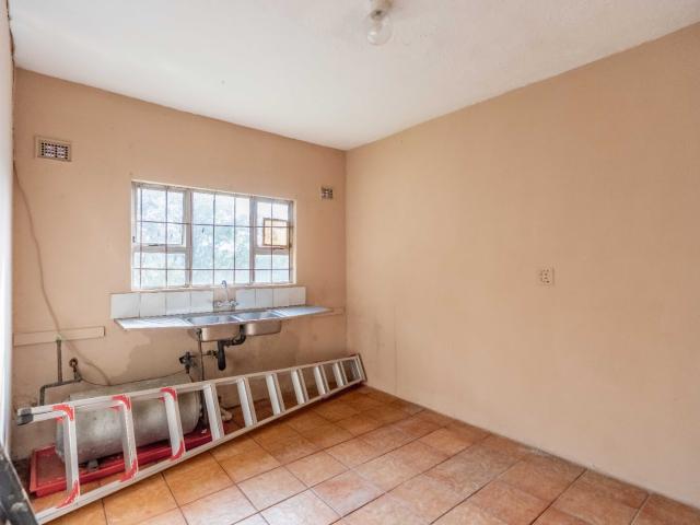 4 Bedroom House For Sale in Silverglen