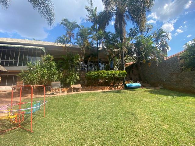 4 Bedroom House For Sale in Sinoville