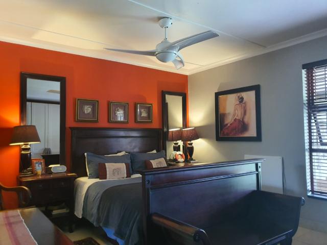 4 Bedroom House For Sale in St Francis On Sea