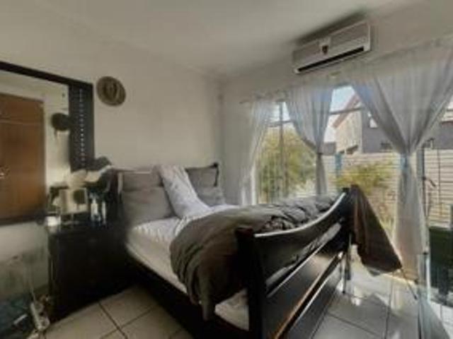 4 Bedroom House For Sale in Steel Park
