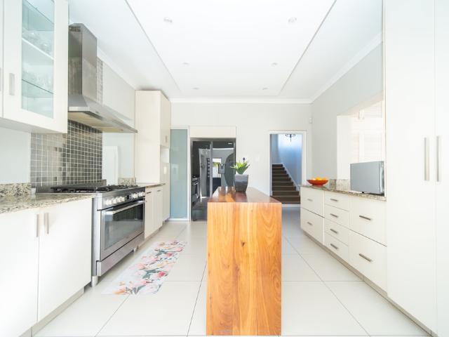 4 Bedroom House For Sale in Stirling