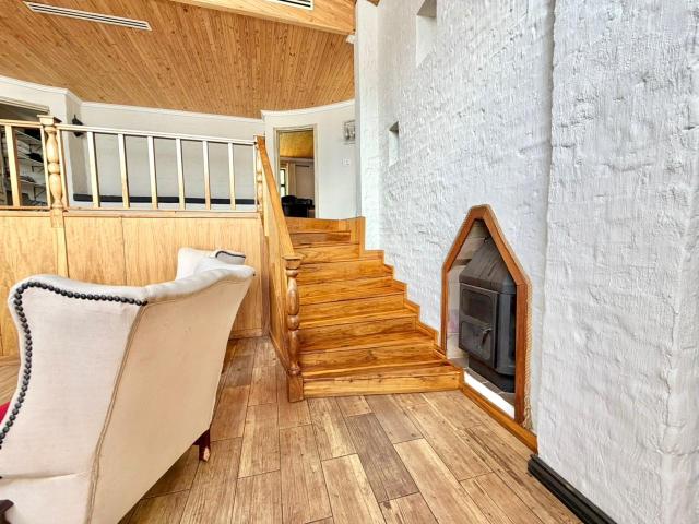 4 Bedroom House For Sale in Stone Ridge