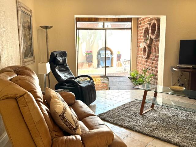 4 Bedroom House For Sale in Summerstrand