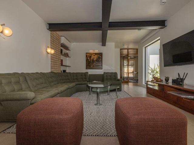 4 Bedroom House For Sale in Sunset Beach