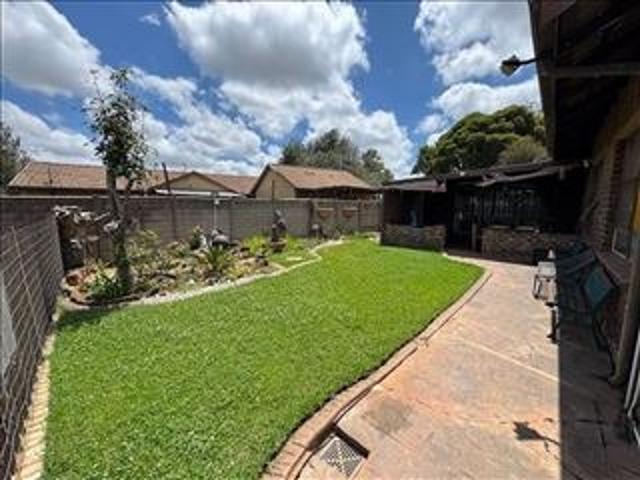 4 Bedroom House For Sale in Pomona