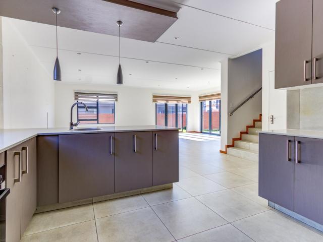 4 Bedroom House For Sale in Pomona