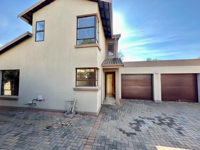 4 Bedroom House For Sale in Pomona