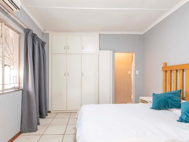 4 Bedroom House For Sale in Paarl North