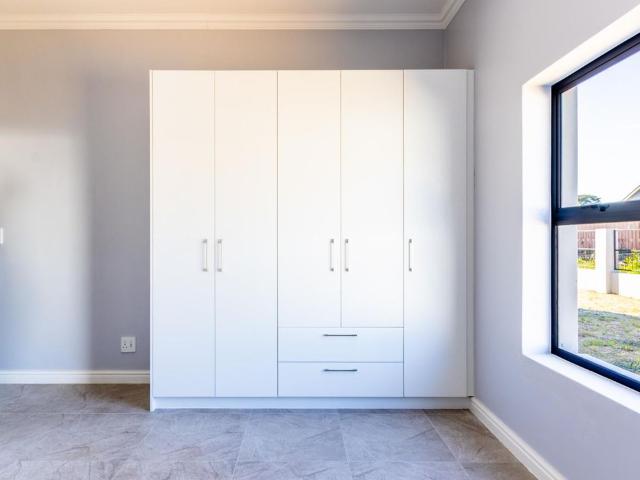 4 Bedroom house for sale in Paarl South