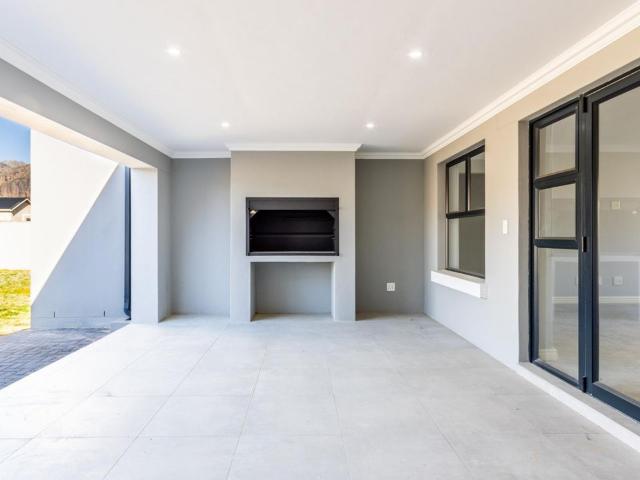 4 Bedroom house for sale in Paarl South