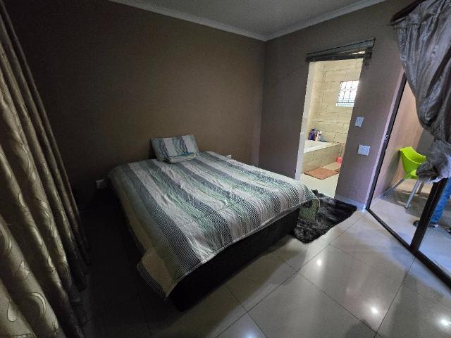4 Bedroom House For Sale in Palm Ridge