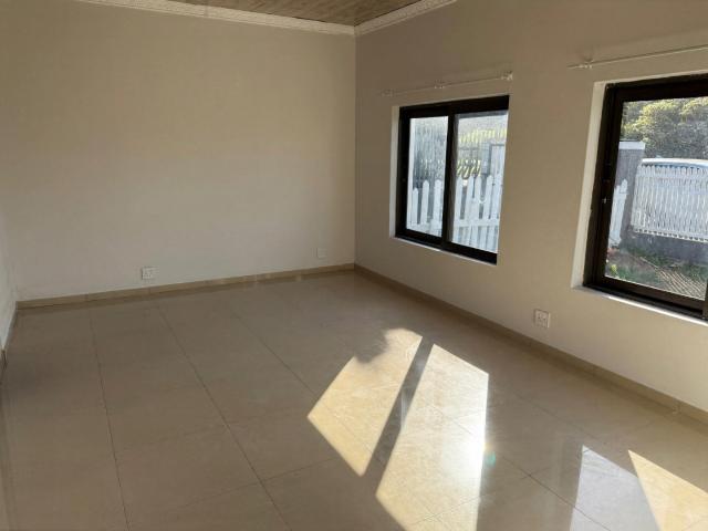 4 Bedroom House For Sale in Palmiet