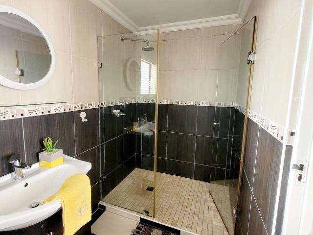 4 Bedroom house for sale in Paradise Beach, Langebaan