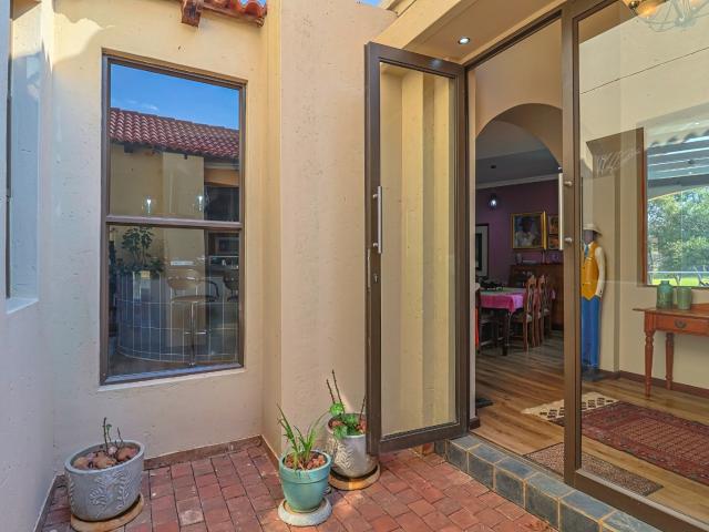 4 Bedroom House For Sale in Pecanwood Estate