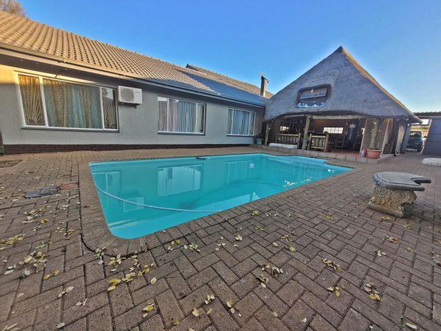 4 Bedroom House For Sale in Pellissier