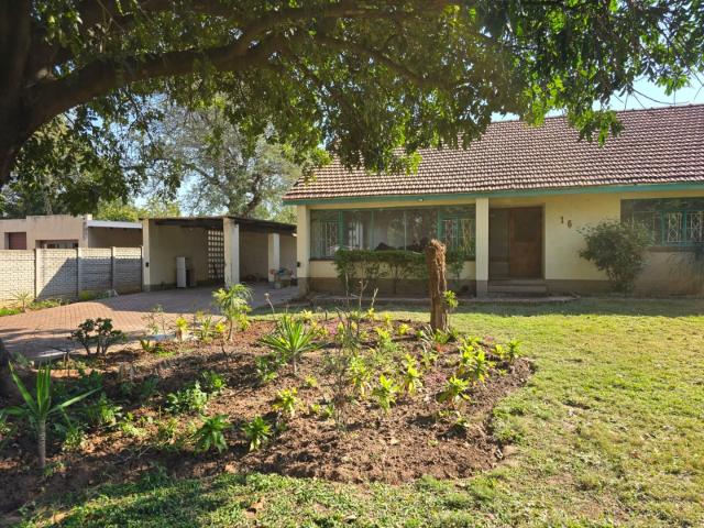 4 Bedroom House For Sale in Phalaborwa