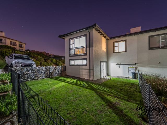 4 Bedroom House For Sale in Pinnacle Point Golf Estate