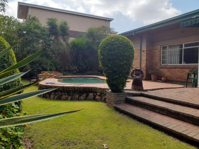 4 Bedroom House For Sale in Primrose Hill