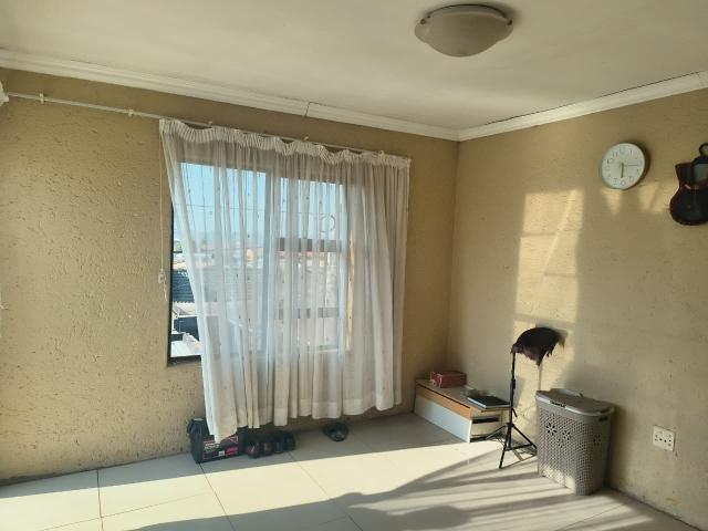 4 Bedroom House For Sale in Protea Glen