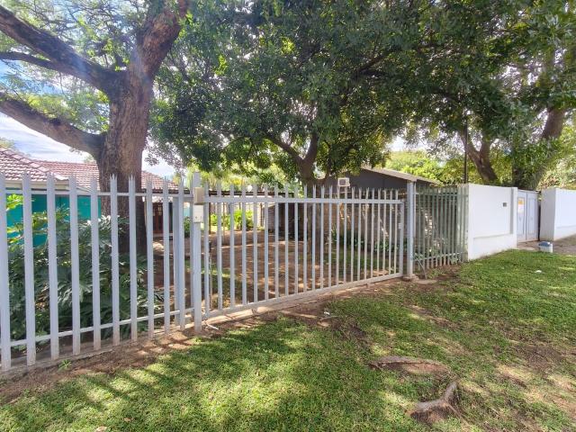 4 Bedroom House For Sale in Protea Park