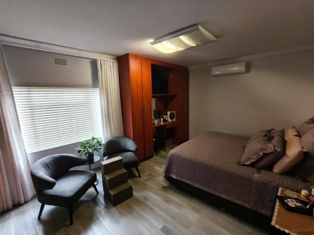 4 Bedroom House For Sale in Protea Park