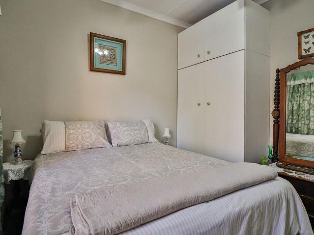 4 Bedroom House For Sale in Queensburgh Central