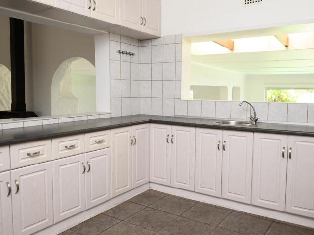 4 Bedroom house for sale in Rouxpark, Worcester