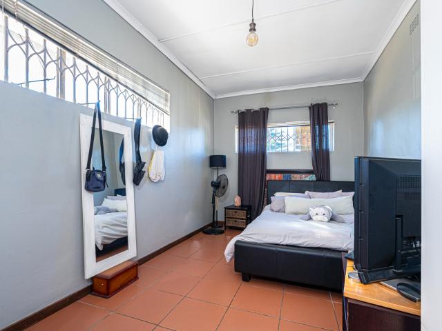 4 Bedroom House For Sale in Rondebosch East