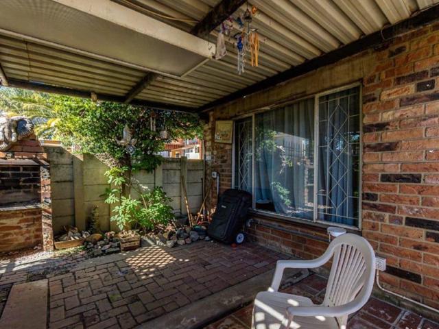 4 Bedroom House For Sale in Roodepoort North