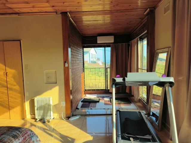 4 Bedroom House For Sale in Raisethorpe