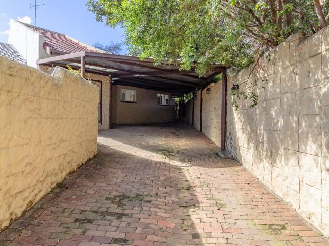 4 Bedroom House For Sale in Randpark Ridge