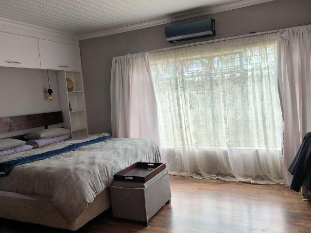 4 Bedroom House For Sale in Reyno Ridge