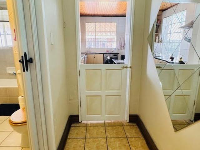 4 Bedroom House For Sale in Regents Park