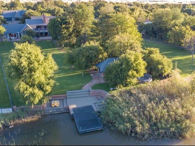 4 Bedroom House For Sale in Riviera Glen Security Estate
